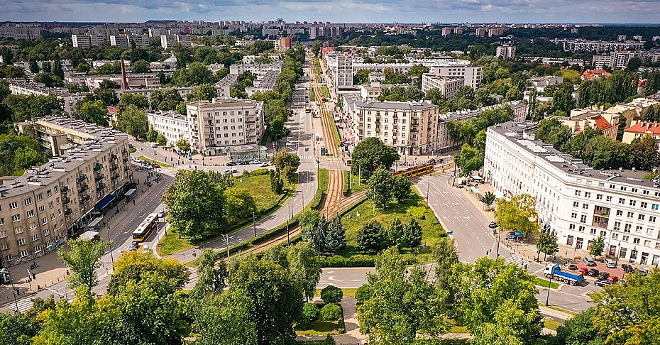 Plac Wilsona wituje 99. urodziny. Historia, Powstanie i kosmiczne atrakcje