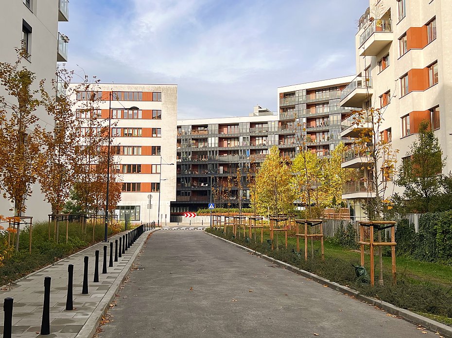 Nowe ulice na oliborzu gotowe. Efekt imponuje, ale mieszkacy pytaj: gdzie zaparkowa?