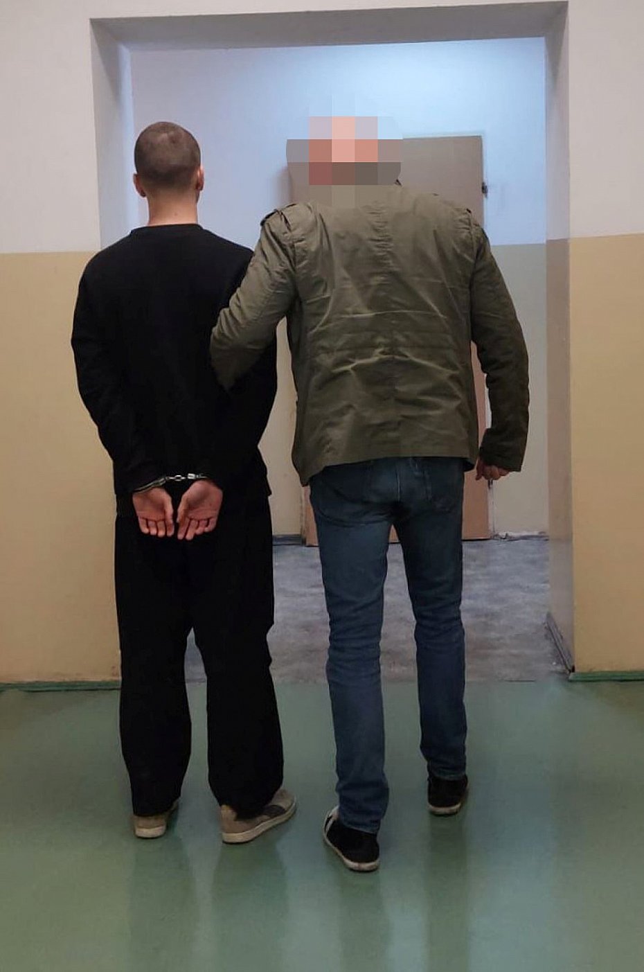 18-latek zatrzymany po kradzie�y perfum na �oliborzu